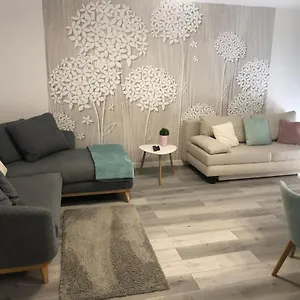 Apartament Gyoengye Delux Seghedin